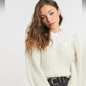 NWOT Women's Topshop crochet collar sweater in ecru, Size 4-6